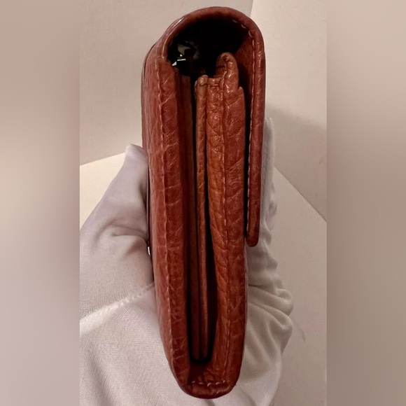 Gucci Orange (salmon?) Calfskin Continental Wallet, Authentic, Pre-loved - Picture 4 of 16